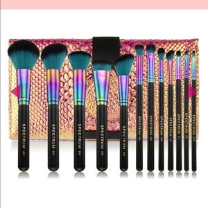 12 Piece Siren Brush Set and Roll